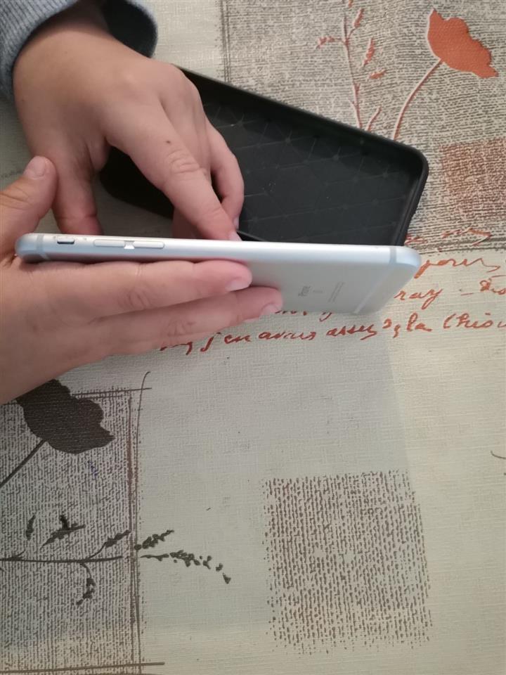 Prodajem-iphone-6s