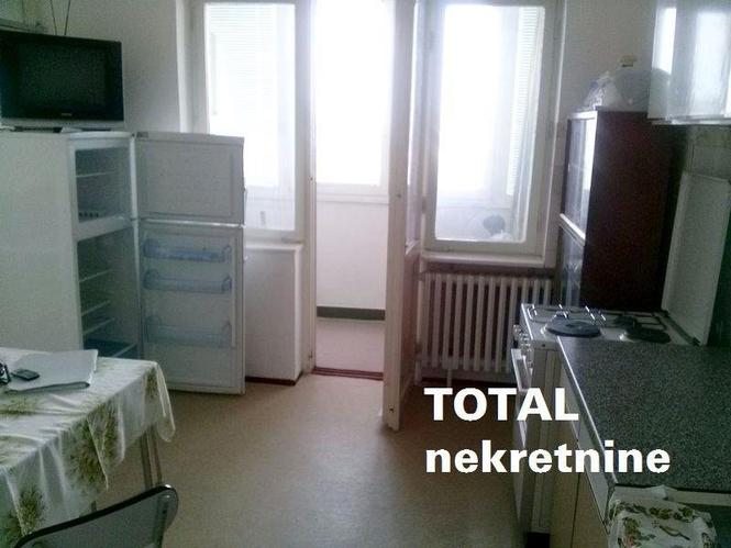 Uknjizen dvosoban stan na Grbavici
