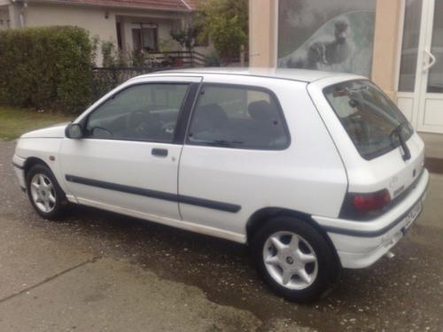 Renault-Clio--96