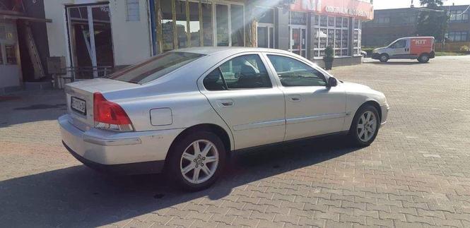 VOLVO S60 2.4D RISTAJLING