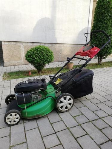 kosilica za travu samohodna