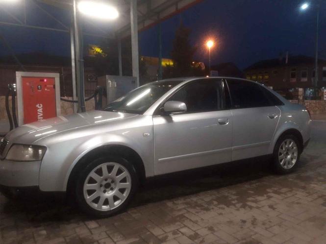 Audi A4  2.0 Benzinac