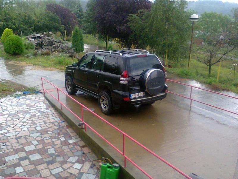 Toyota-Land-Cruiser--03