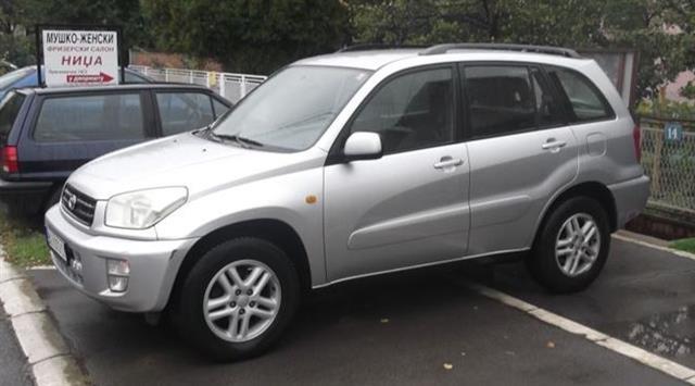 Toyota-RAV-4--01