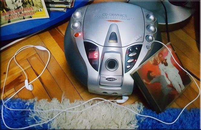 CD PLEJER - Graphics Color Camera Karaoke!