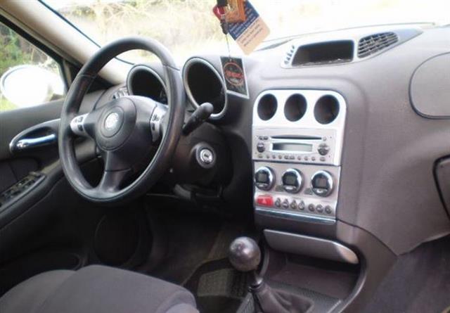 Alfa-Romeo-156-1-9-jtd-restyling--04