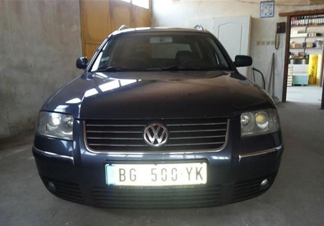 VW-Passat-Highline--01--