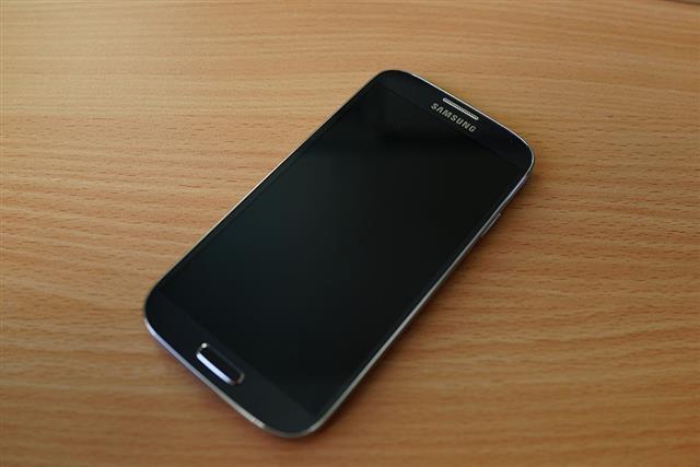SAMSUNG GALAXY S4
