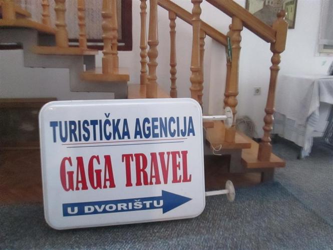 SVETLECU REKLAMU