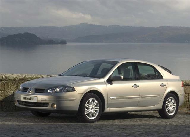RENAULT-LAGUNA-2-delovi