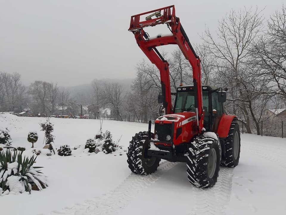 Traktor-Massey-Ferguson-6465