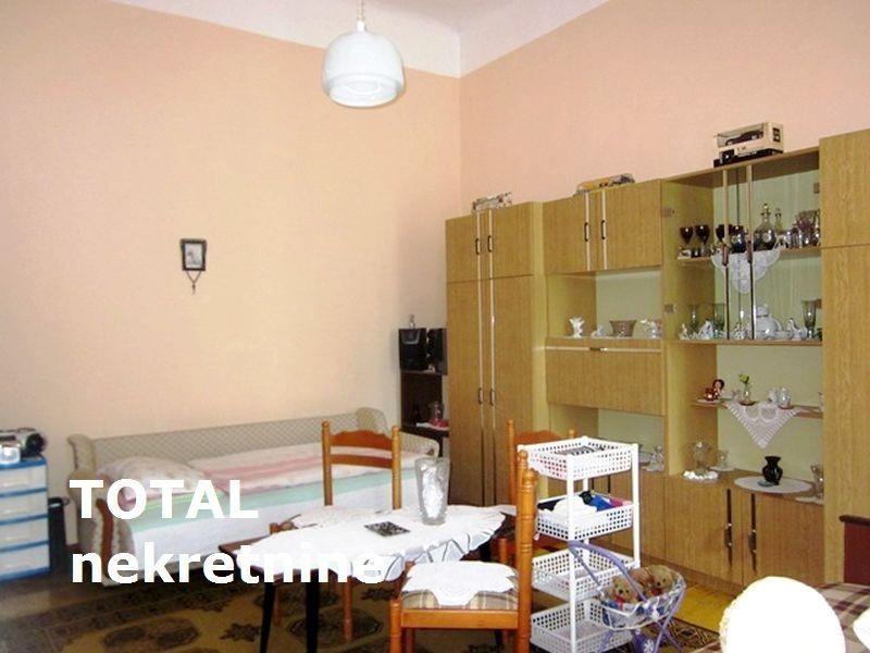 Dvosoban-salonski-stan-u-centru-grada