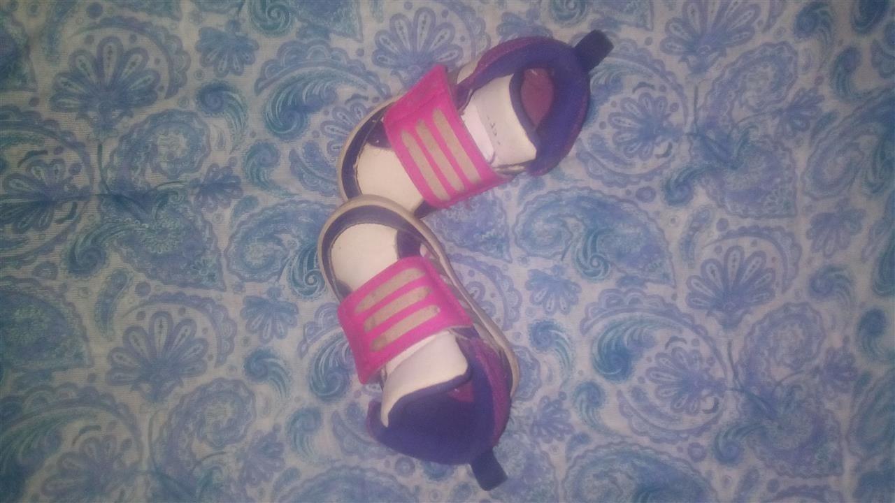 Adidas-NEO