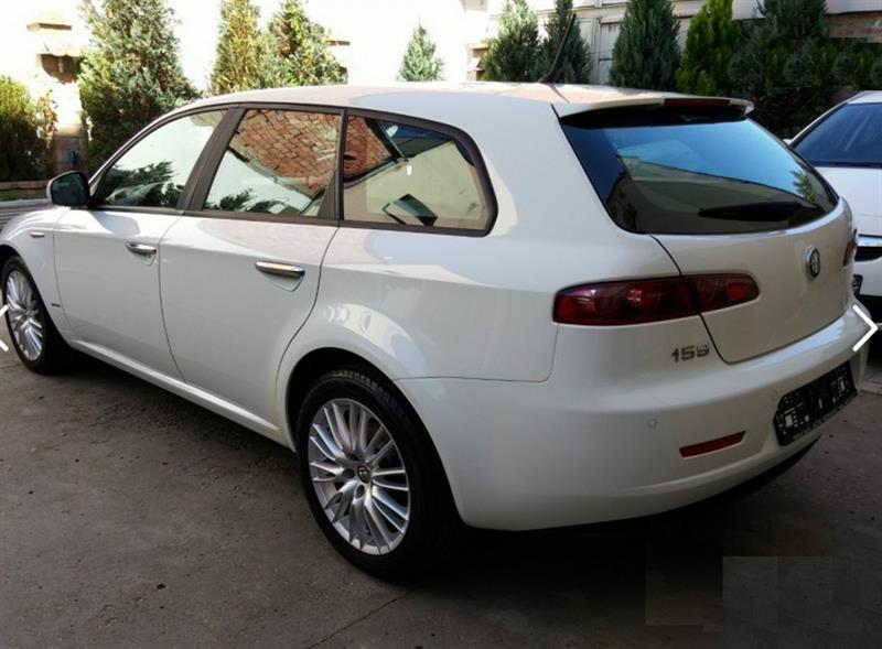 Alfa-Romeo-159-2-0-jtdm-distinctive--09