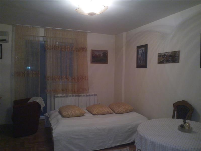 -JEDNOSOBAN-PRVI-VLASNIK-