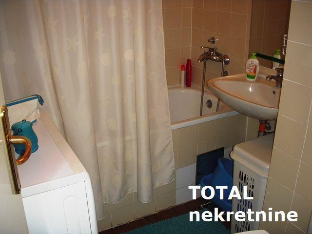 Uknjizen-troiposoban-duplex-stan
