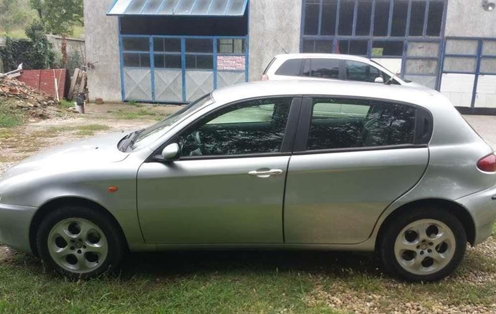 Alfa-Romeo-147--02