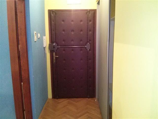 Izdaje-se-dvosoban-stan-52m2-u-Beograd