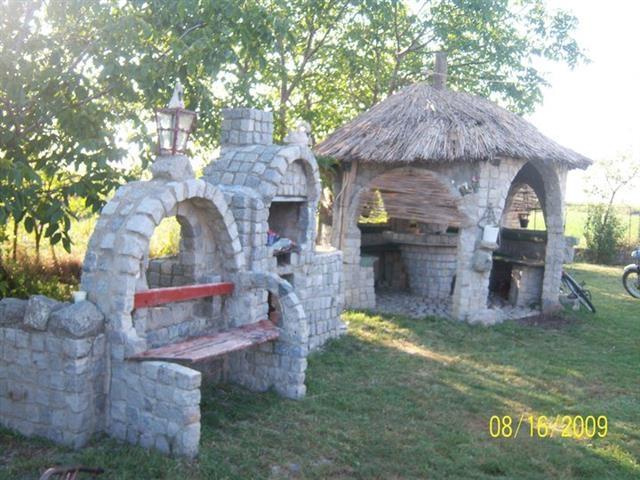 Letnjikovac-sa-vikendicom-od-60m2