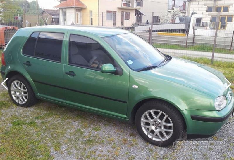 VW-Golf-4-1-6-16v-b--01