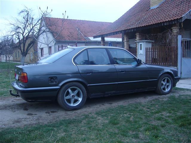 BMW-525--90