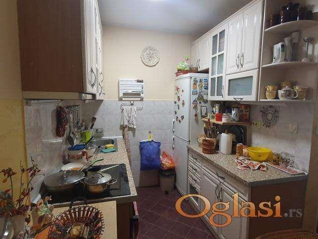 Prodaja-trosobnog-stana-Mičurinova