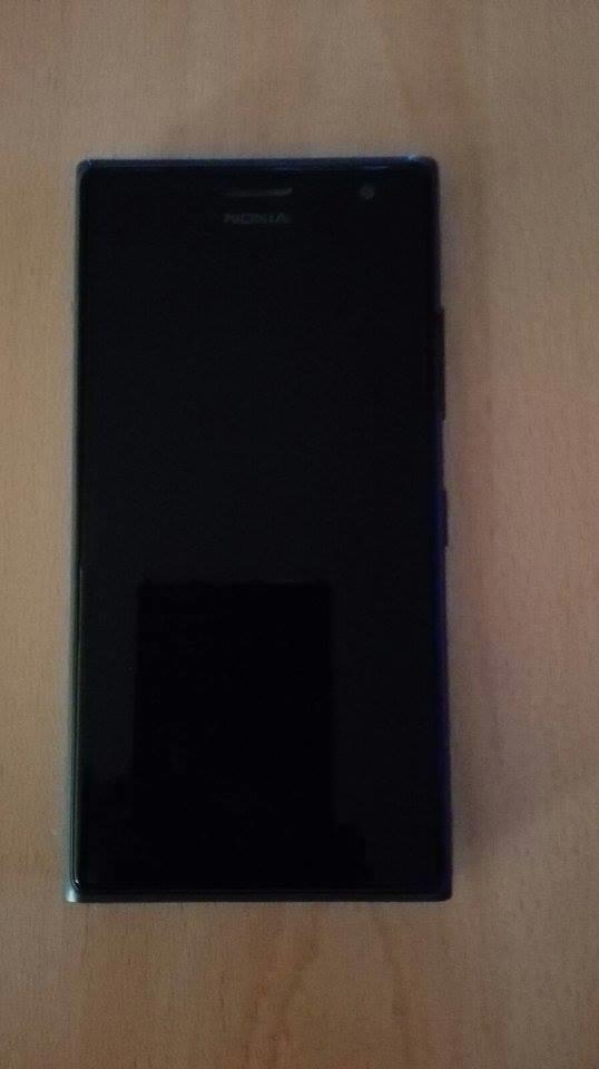Nokia-Lumia-735