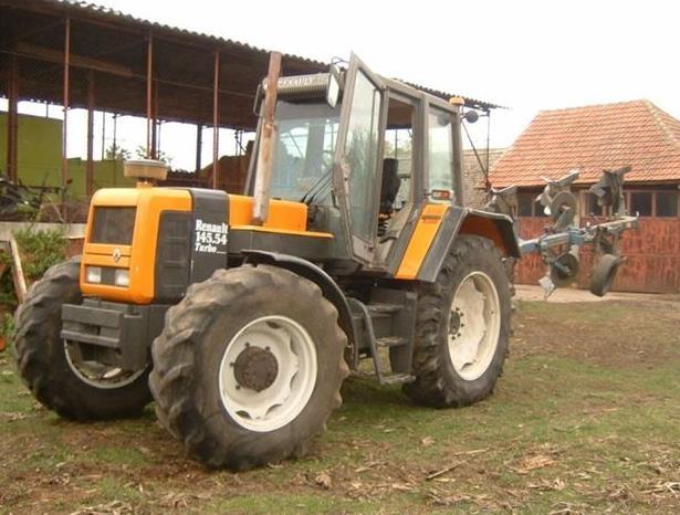 Traktor-Renault-135KS