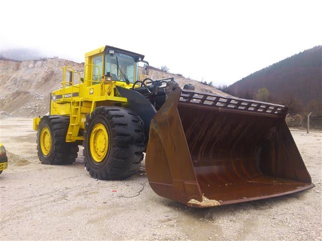 UTOVARIVAČ VOLVO L330C