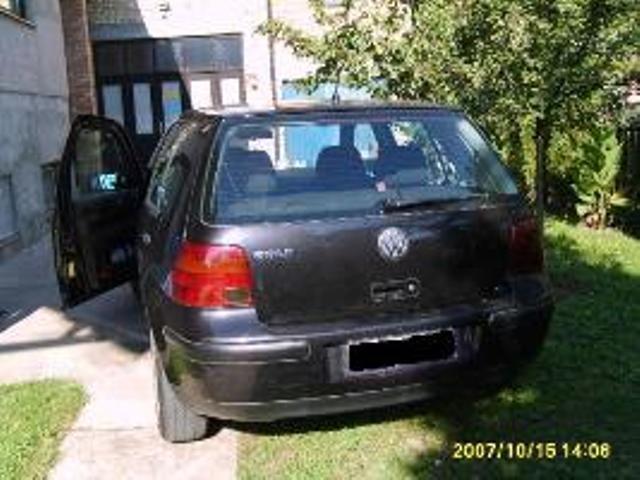 VW-Golf--01
