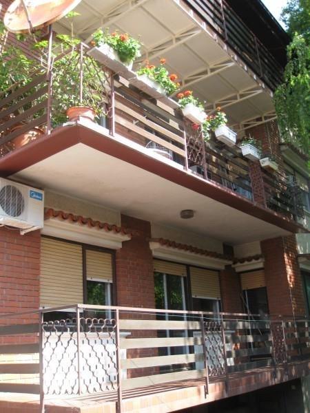 Pola-kuce-240m2-u-Beogradu-