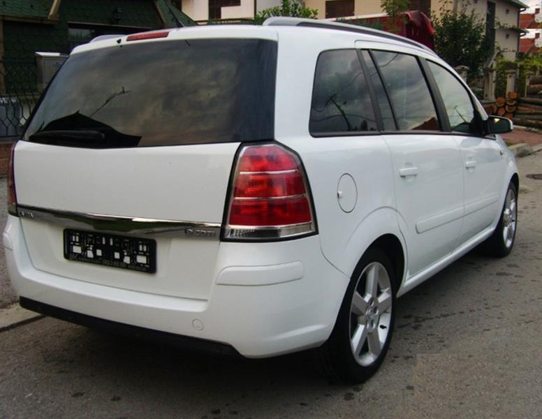 Opel-Zafira-1-9-cdti--06