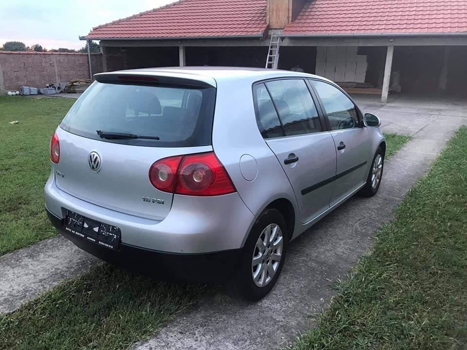 VW-Golf-V-1-6-FSI