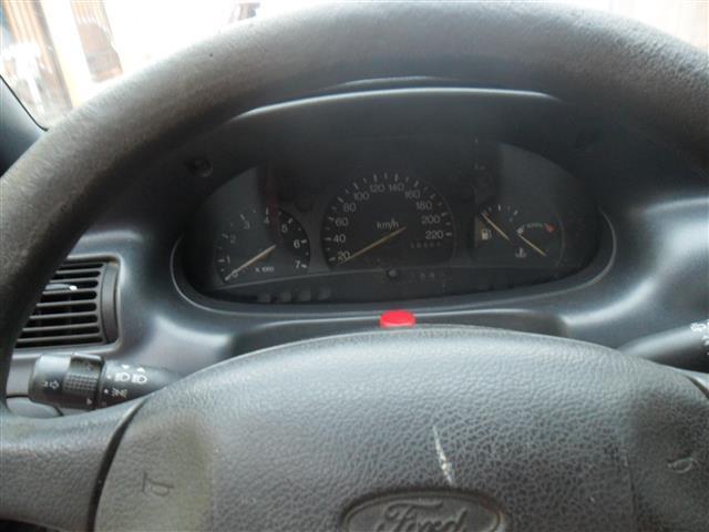 Ford-Escort-1-6--97