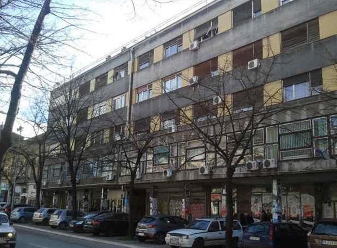 Trosoban stan u strogom centru Panceva