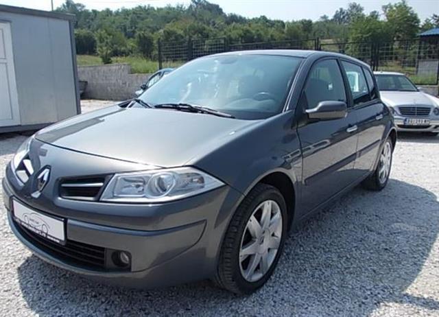Renault-Megane-1-5-dci--06-