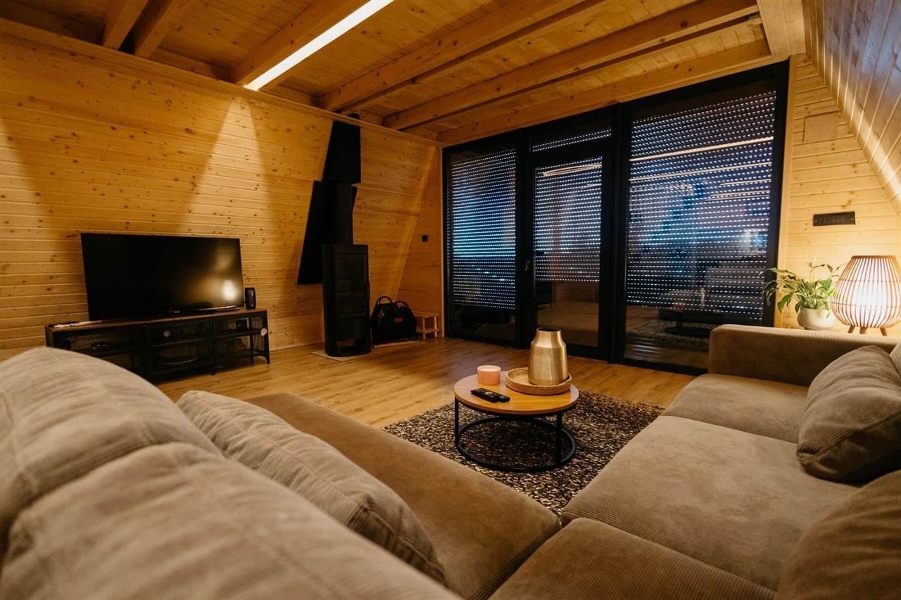 Wilderness-Cabin