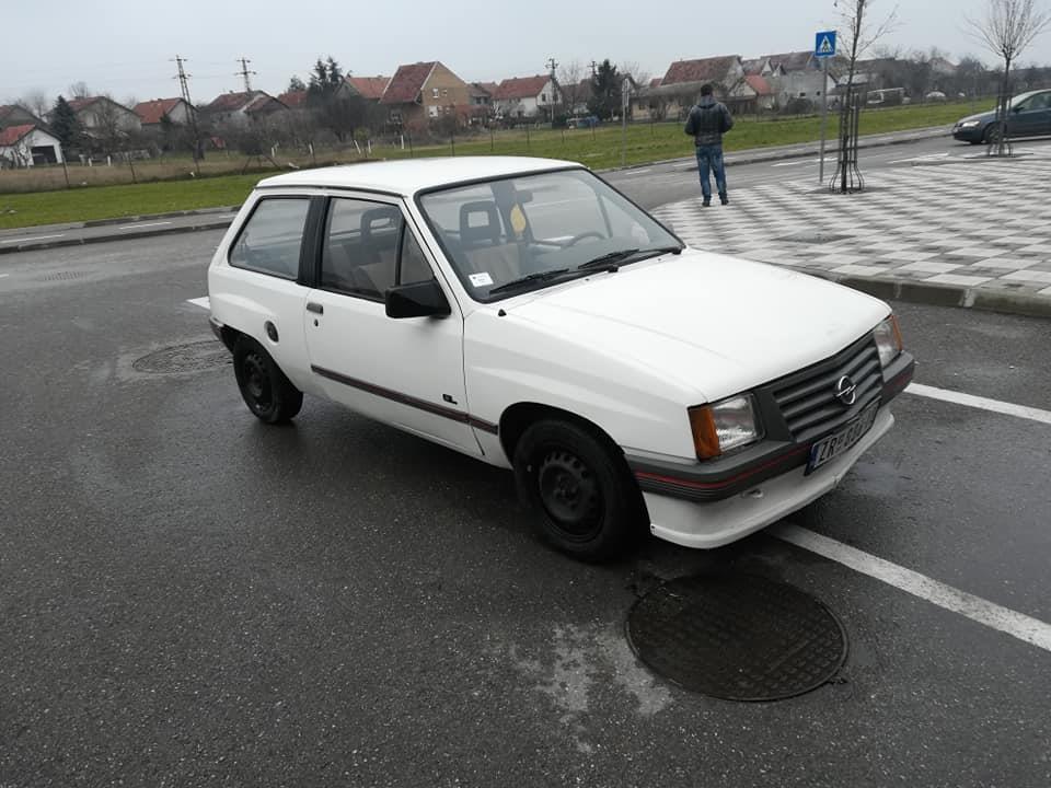 Opel-corsa-12s