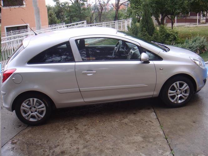Opel Corsa 1.4 90ks -07