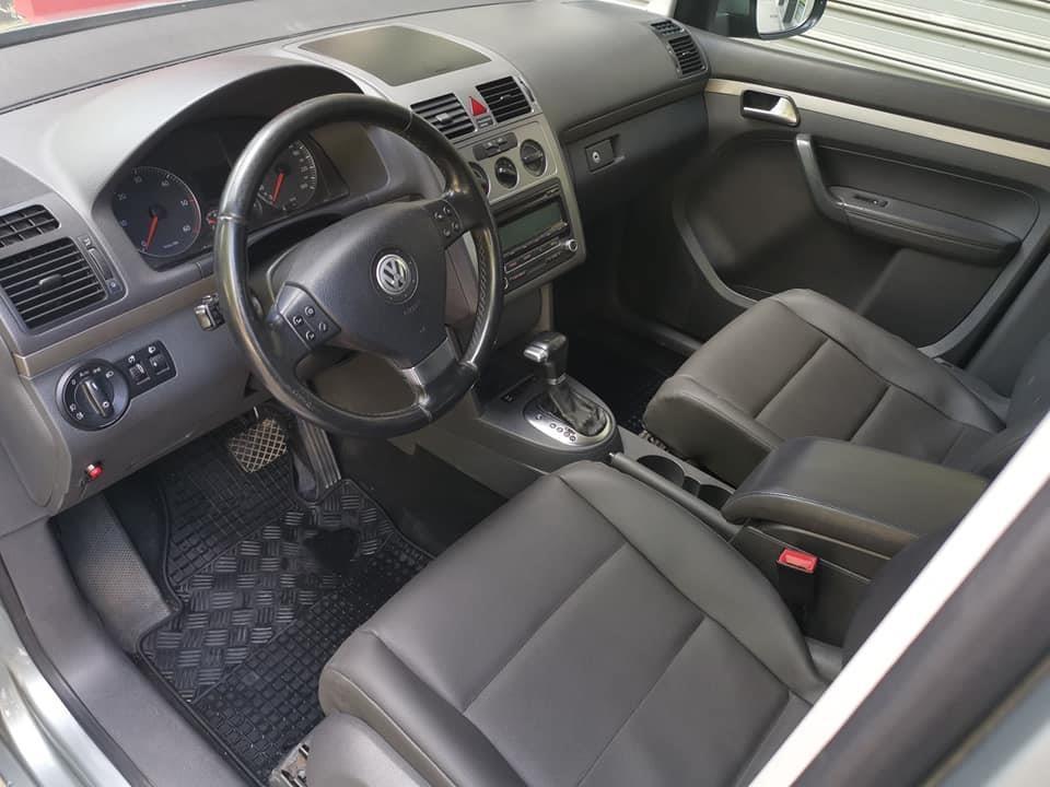 VW-Touran-2010god-PERFEKTNO-STANJE