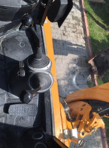 JCB-3-CX---2014