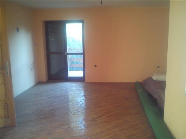 Kuca-od-180m2-u-centar-Nis