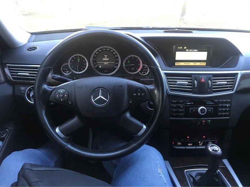 Mercedes-E200cdi-2011