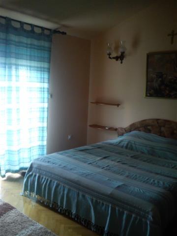 Izdavanje-sobi-100m2-u-Crnoj-Gori