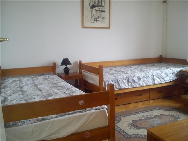 Izdajem-jednosoban-stan-od-30m2-u-Beograd