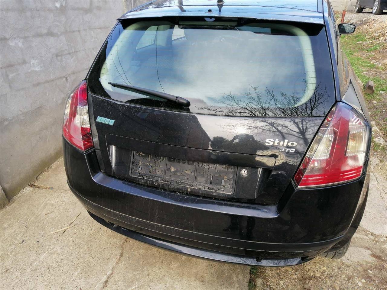 Fiat-stilo-3v-gepek-sa-staklom