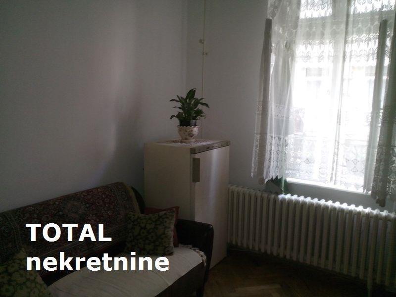 Odmah-useljiv-jednoiposoban-stan-u-centru-