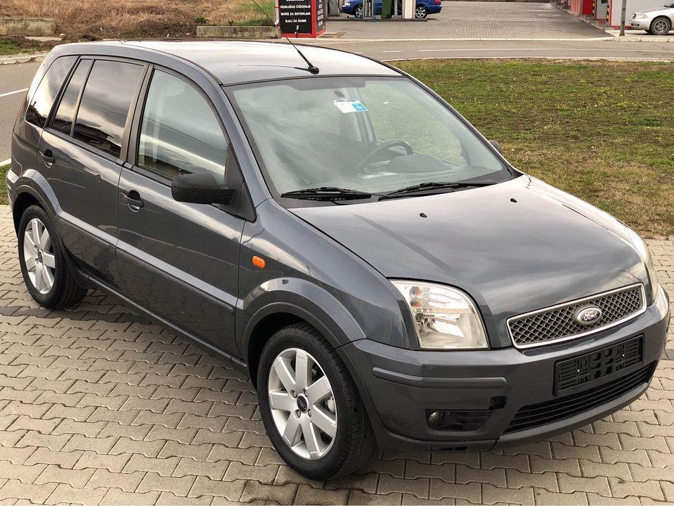 FORD-FUSION-CROSS-1990-