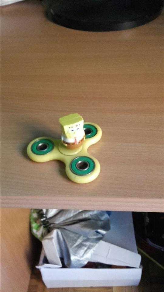 Figet-spiner-i-sundjer-bob------