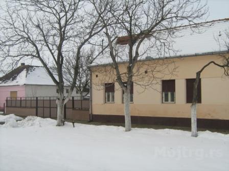 Kuca 80m2 U Farkazdinu Zrenjanin
